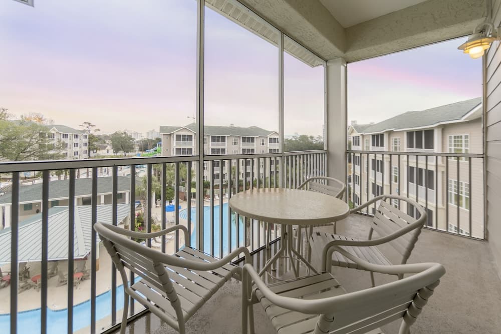 Holiday Inn Club Vacations South Beach Resort by IHG interior in Myrtle Beach, SC — gallery photo 2
