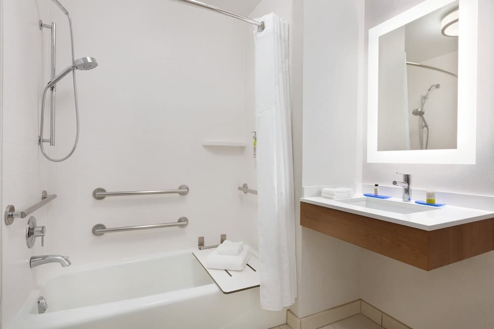 Holiday Inn Express Hotel & Suites Merced by IHG gallery photo in Merced, CA — image 21