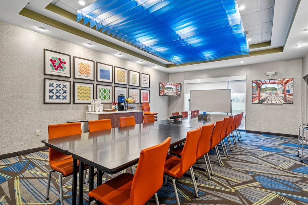 Holiday Inn Express & Suites Lakeland South by IHG gallery photo in Lakeland, FL — image 10