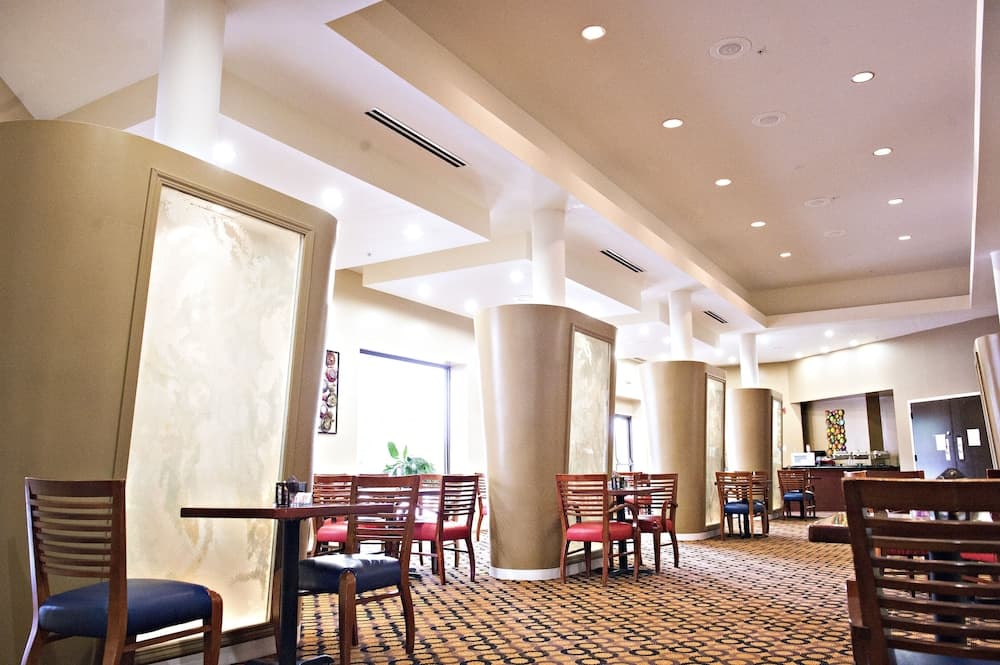 Clarion Hotel San Angelo near Convention Center gallery photo in San Angelo, TX — image 15