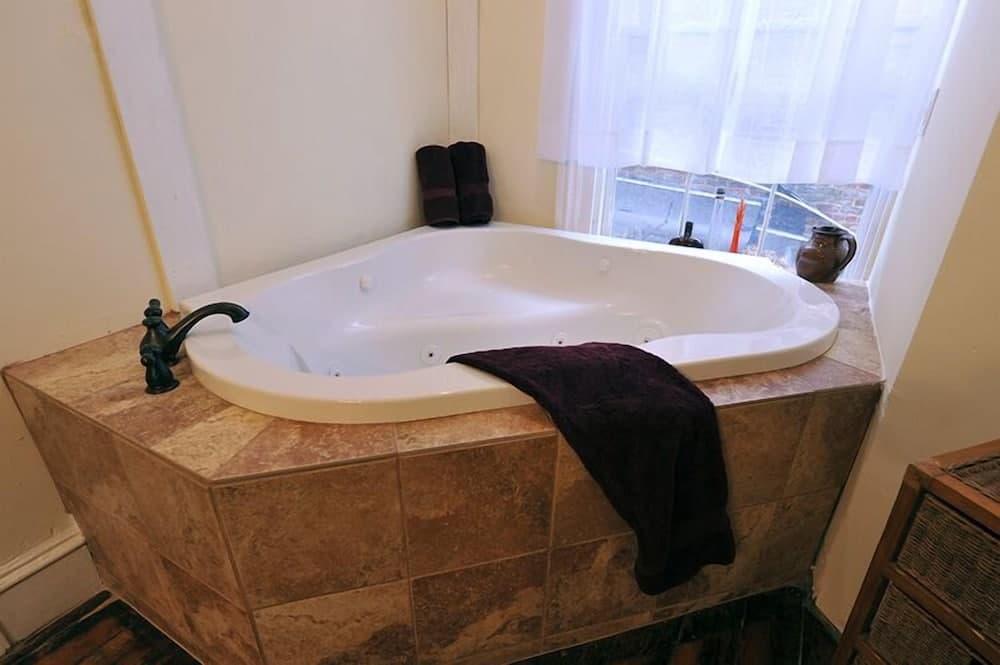 Hall House Hotel gallery photo in Dahlonega, GA — image 13