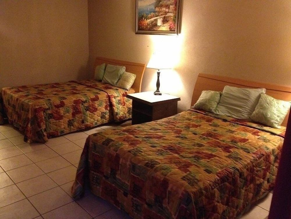 Su Casa Inn & Suites interior in Harlingen, TX — gallery photo 2