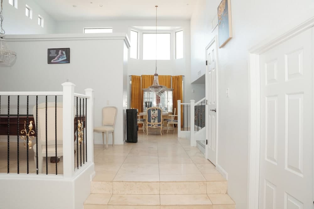 Large Family Home Near Phoenix gallery photo in Buckeye, AZ — image 5