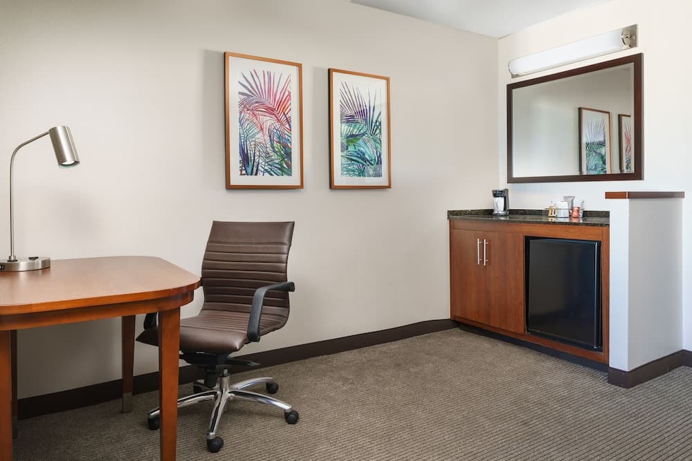 Hyatt Place Ft. Lauderdale Airport & Cruise Port property views in Dania Beach, FL — gallery photo 3