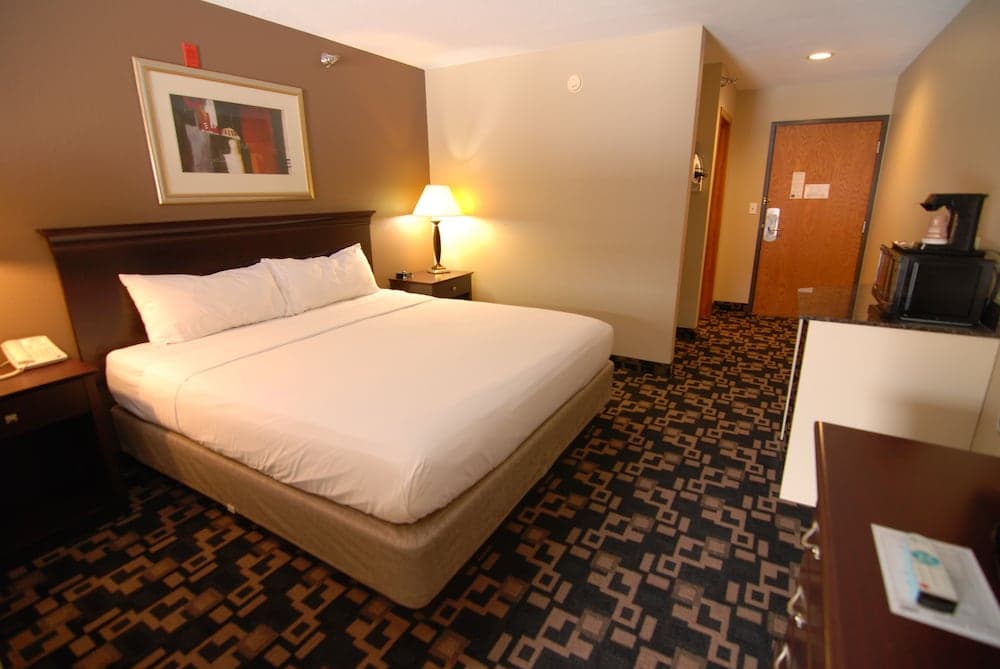 Express Suites Riverport Inn & Suites gallery photo in Winona, MN — image 42