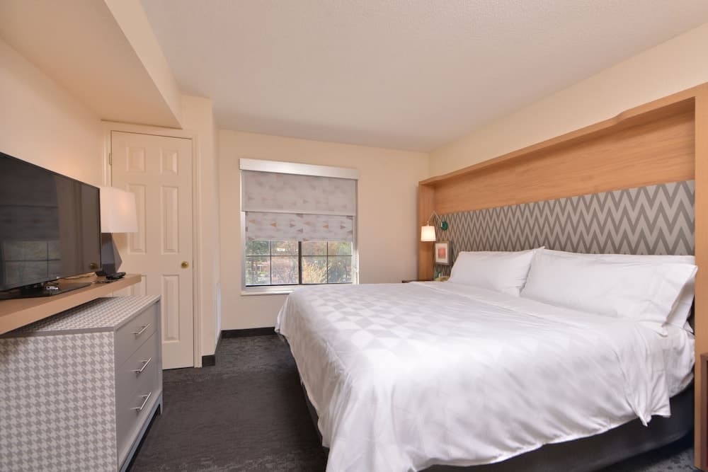 Holiday Inn Hotel & Suites Raleigh / Cary by IHG property views in Cary, NC — gallery photo 3