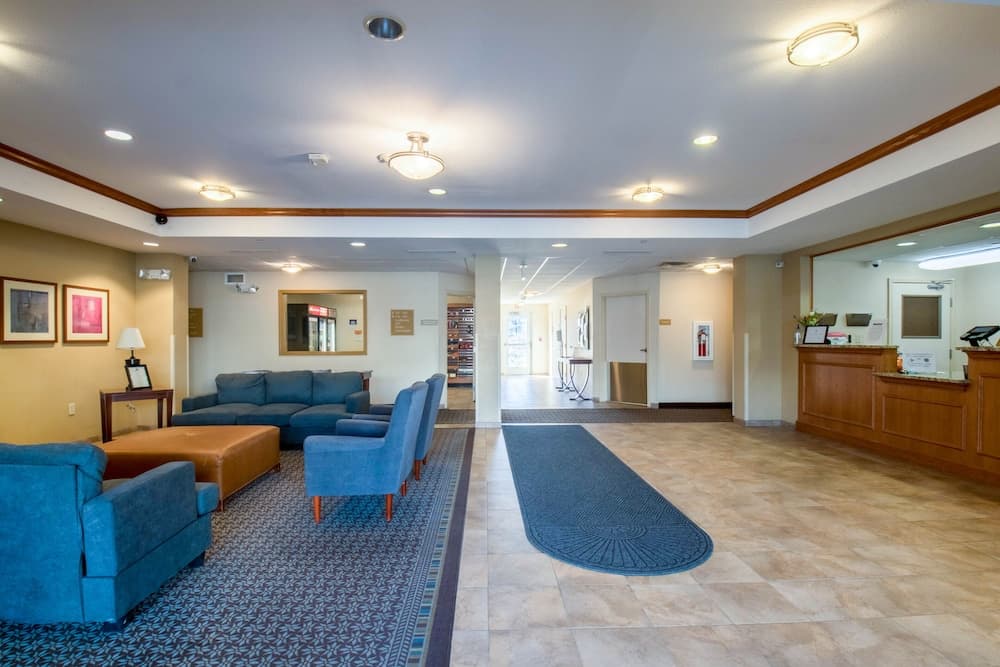 Western Slope Suites interior in Parachute, CO — gallery photo 2