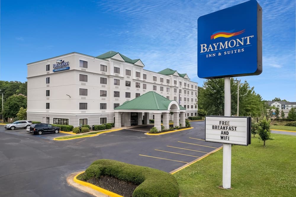 Baymont by Wyndham Jackson/Ridgeland featured exterior or lobby in Jackson, MS — similar hotel