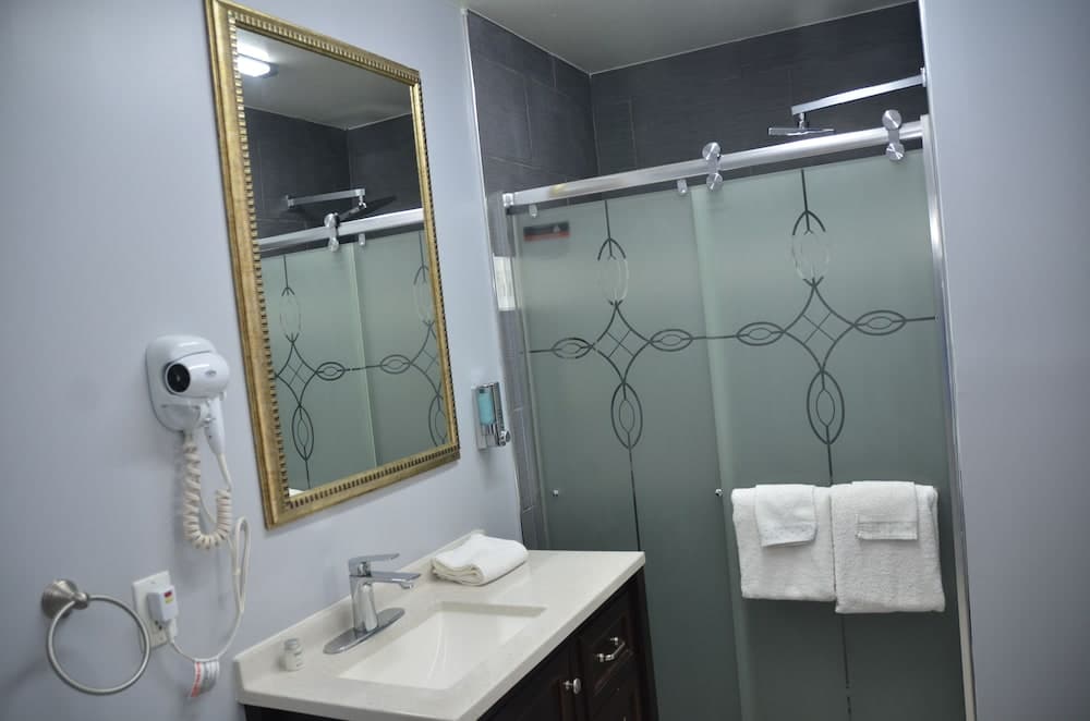 Budget Inn interior in Orange, VA — gallery photo 2