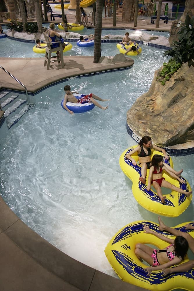 Edgewater Hotel & Waterpark property views in Duluth, MN — gallery photo 3