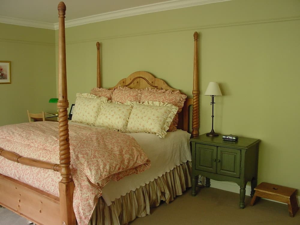 Lake Opechee Inn and Spa gallery photo in Laconia, NH — image 36
