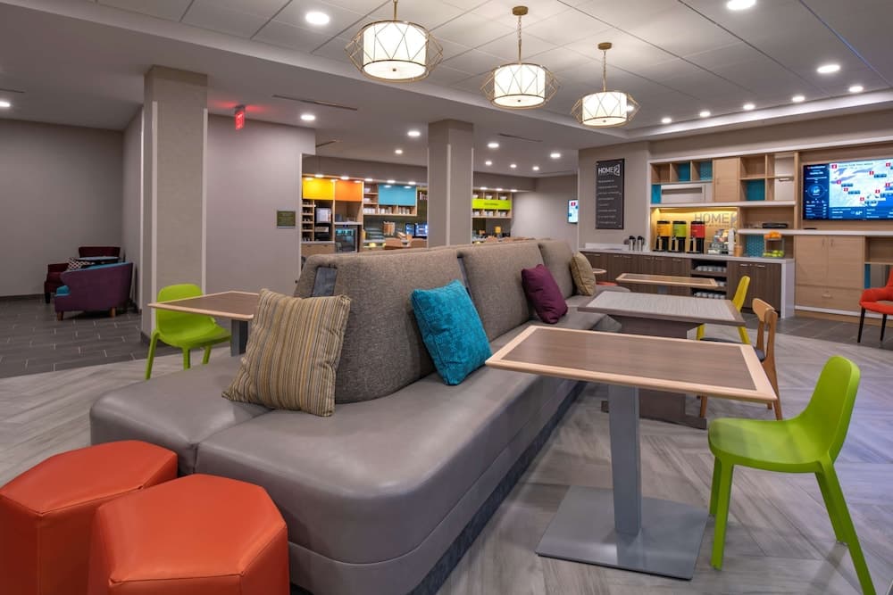 Tru By Hilton Omaha I-80 at 72nd Street, NE interior in Omaha, NE — gallery photo 2