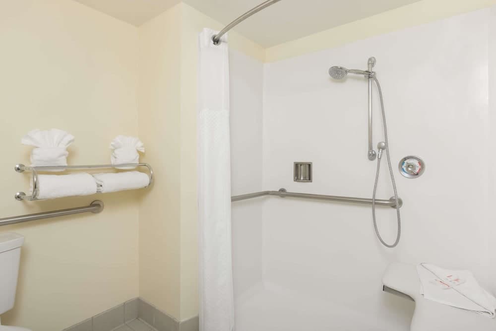 Monarch Valley Inn Marina at Monterey Bay interior in Marina, CA — gallery photo 2