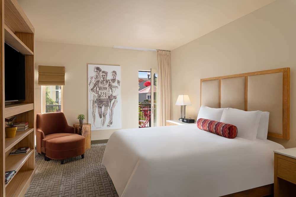 Inn at the 5th interior in Eugene, OR — gallery photo 2