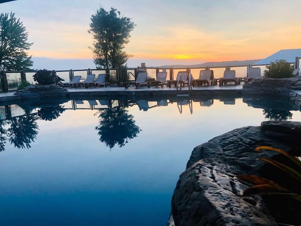 Fourwinds Lakeside Inn & Marina gallery photo in Bloomington, IN — image 43