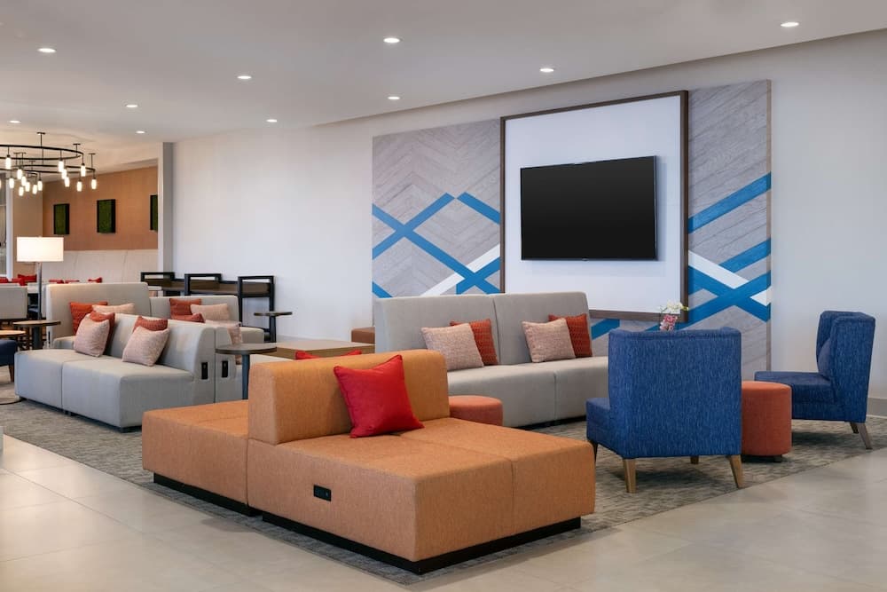 Hilton Garden Inn Visalia, Ca interior in Visalia, CA — gallery photo 2