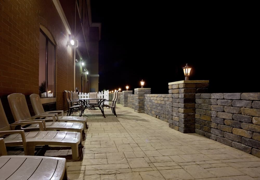 Holiday Inn Express & Suites Akron Regional Airport Area by IHG gallery photo in Akron, OH — image 51