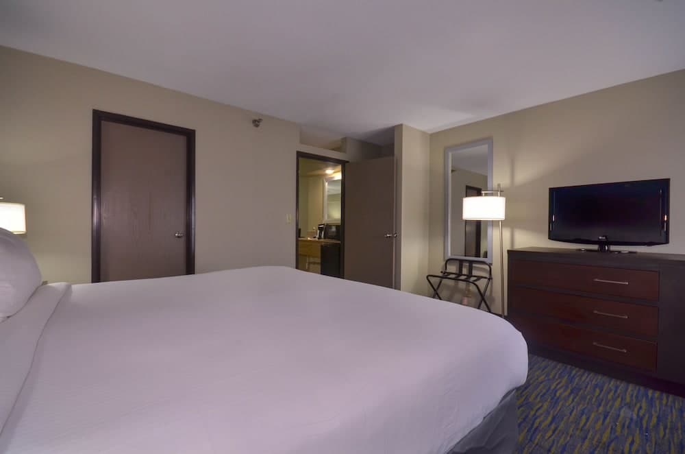 Holiday Inn Express Fayetteville- Univ of AR Area by IHG gallery photo in Fayetteville, AR — image 10