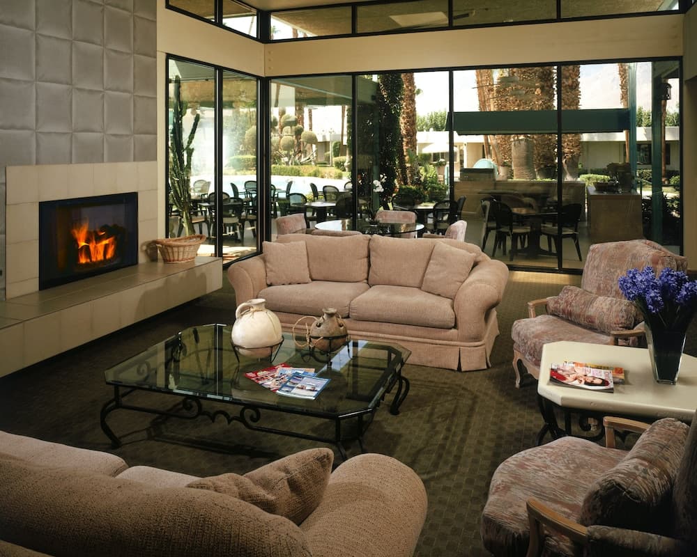 Desert Isle of Palm Springs interior in Palm Springs, CA — gallery photo 2