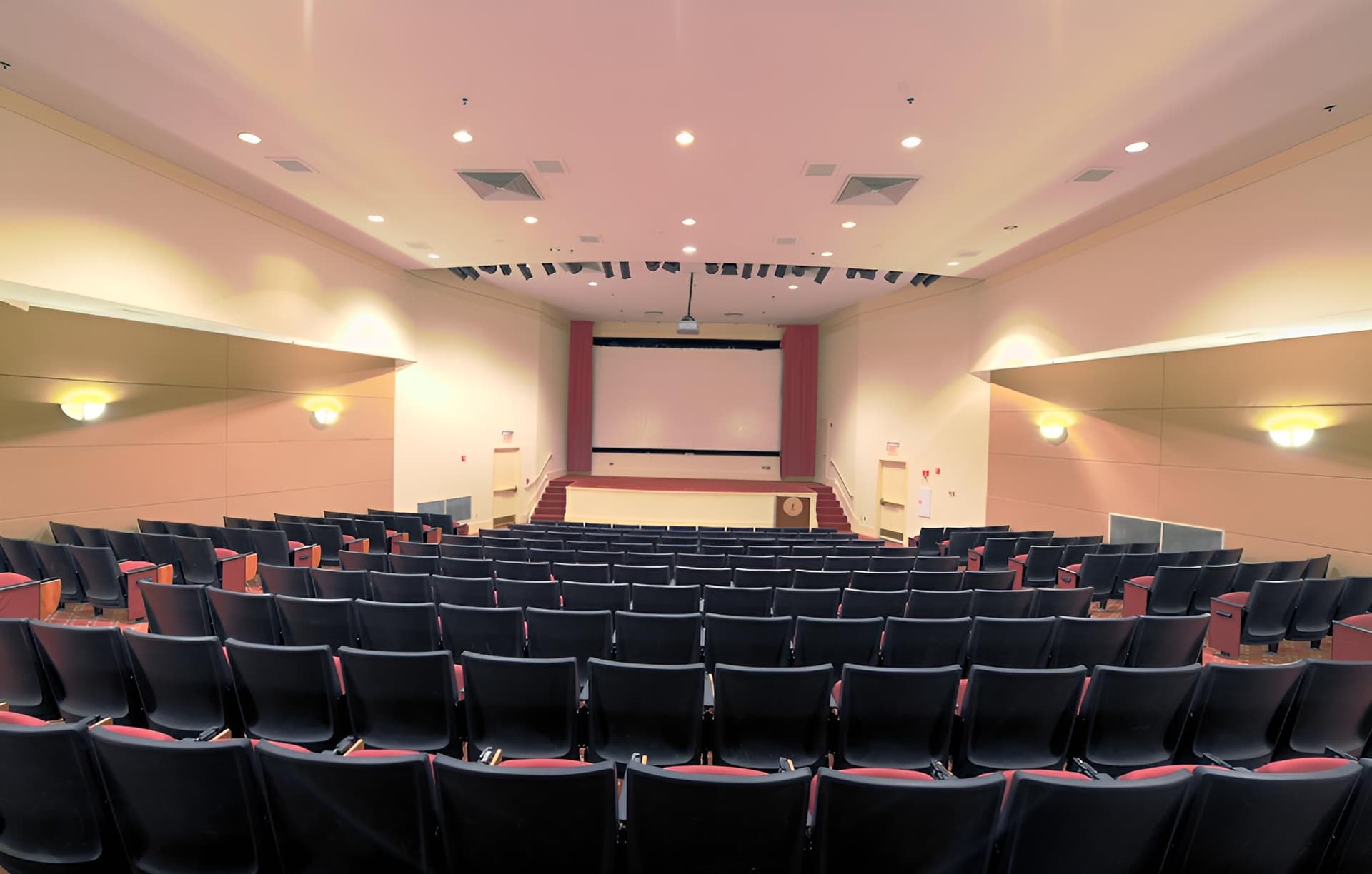 Kellogg Hotel & Conference Center property views in Tuskegee, AL — gallery photo 3