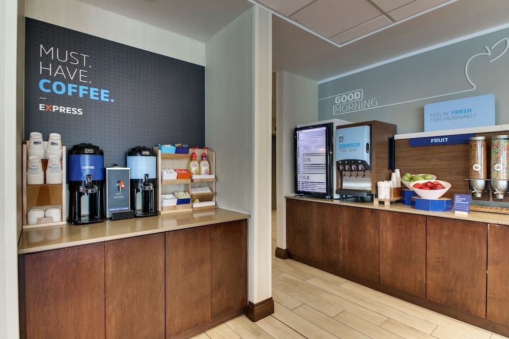 Holiday Inn Express Cheektowaga North East by IHG gallery photo in Buffalo, NY — image 19