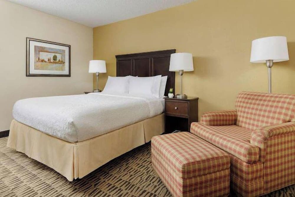Countryside Inn and Suites property views in Jackson, MI — gallery photo 3