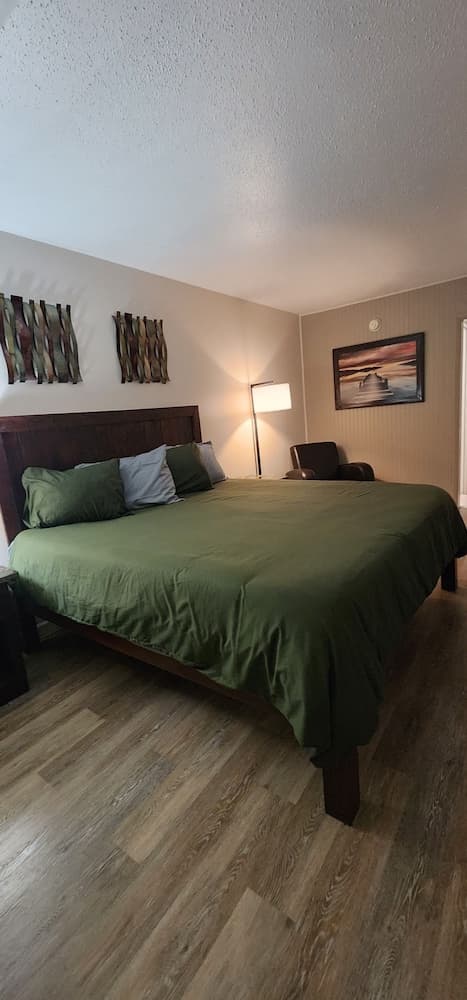 Blue Sky Inn interior in Blue Ridge, GA — gallery photo 2