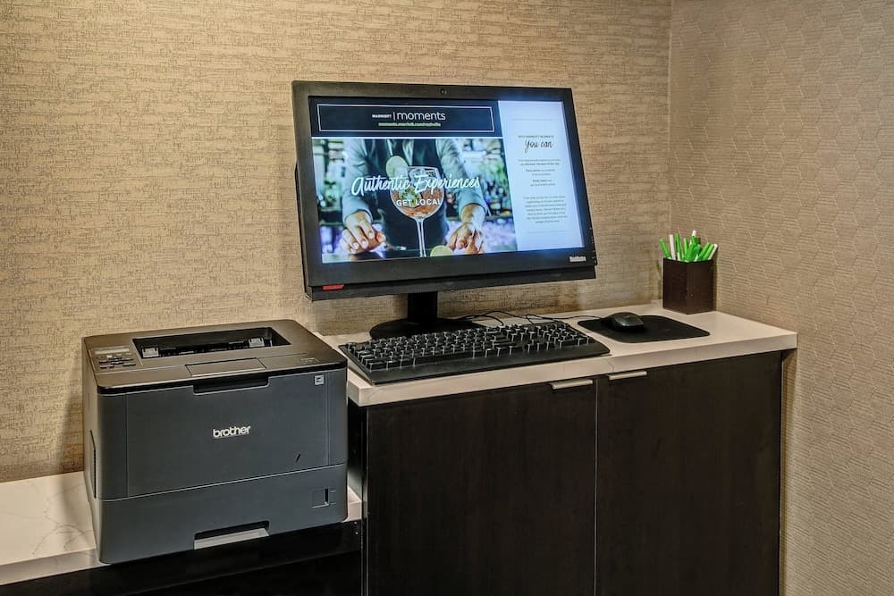 Courtyard By Marriott Vanderbilt-West End interior in Nashville, TN — gallery photo 2