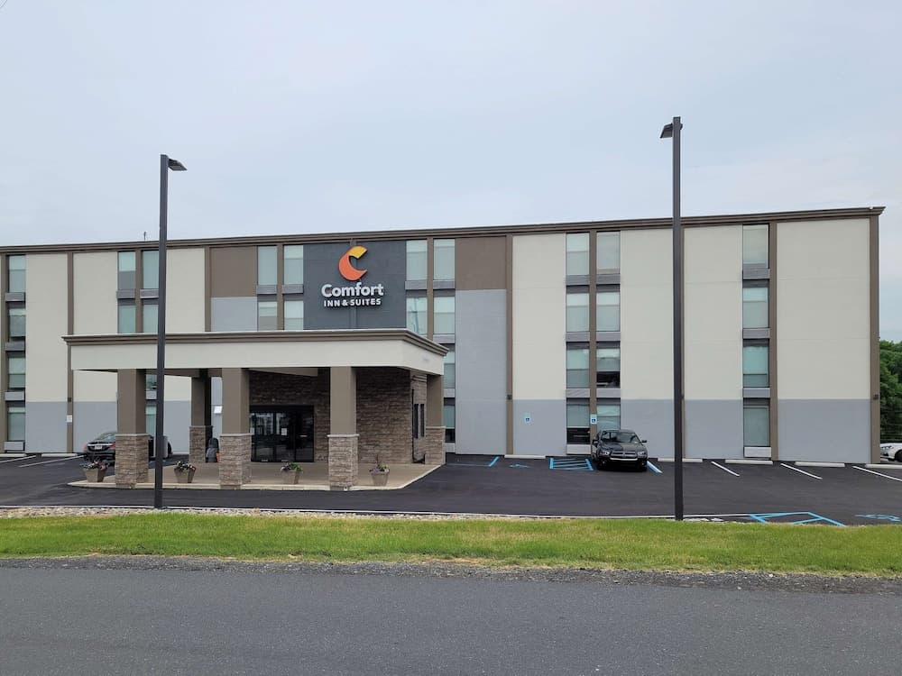 Comfort Inn & Suites Wyomissing/Reading featured exterior or lobby in Wyomissing, PA — similar hotel