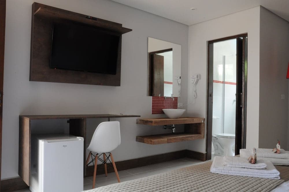 Holiday Inn Express & Suites Houston E - Pasadena by IHG property views in Pasadena, TX — gallery photo 3