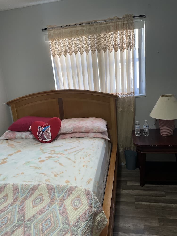 Cozy Guest House Florida Sunrise gallery photo in Sunrise, FL — image 34