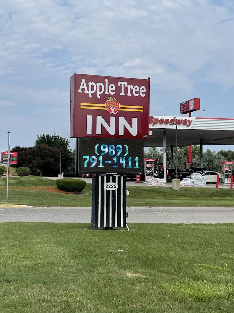 Rodeway Inn & Suites Saginaw I-675 gallery photo in Saginaw, MI — image 41