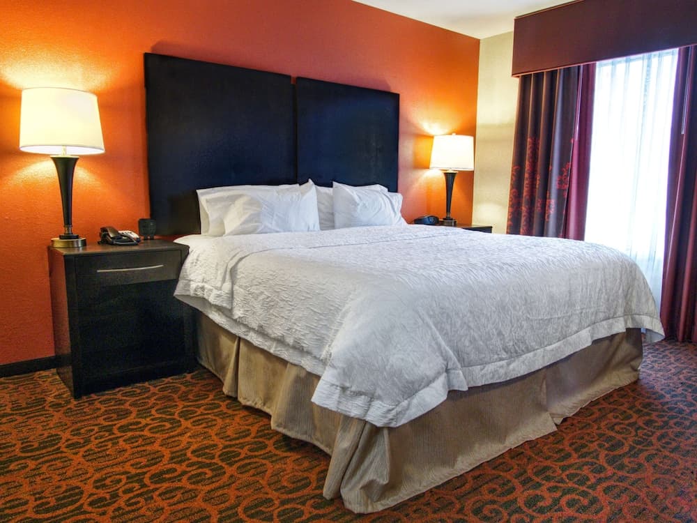 Hampton Inn & Suites Elk City property views in Elk City, OK — gallery photo 3