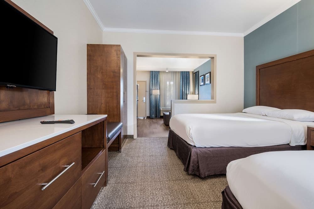 MainStay Suites John Wayne Airport by Choice Hotels gallery photo in Santa Ana, CA — image 37