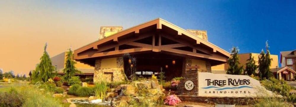 Three Rivers Casino Resort — hotel in Florence, Oregon