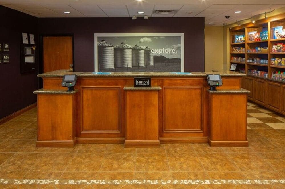 Hampton Inn Waterloo Cedar Valley gallery photo in Waterloo, IA — image 63