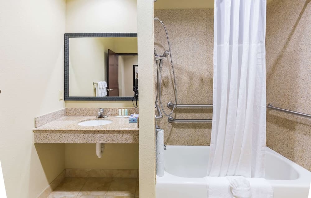 Comfort Suites Beaumont I-10 gallery photo in Beaumont, TX — image 24