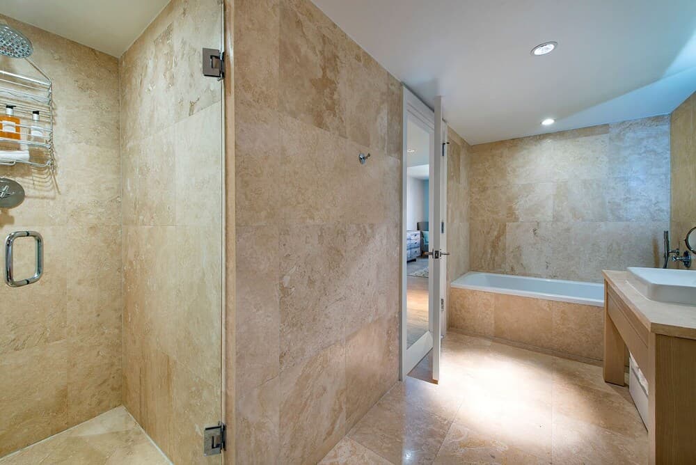 1 Homes Vacation Rentals by LMC interior in Miami Beach, FL — gallery photo 2