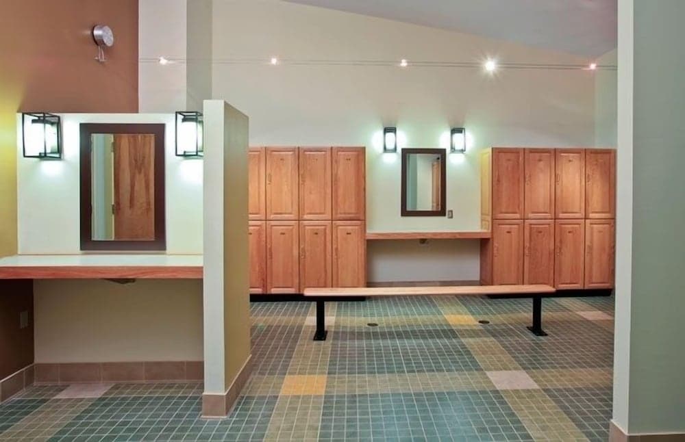 The Biggest Loser Resort Niagara property views in Java Center — gallery photo 3