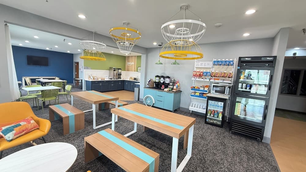 Spark by Hilton Moline Quad Cities featured exterior or lobby in Moline, IL — similar hotel