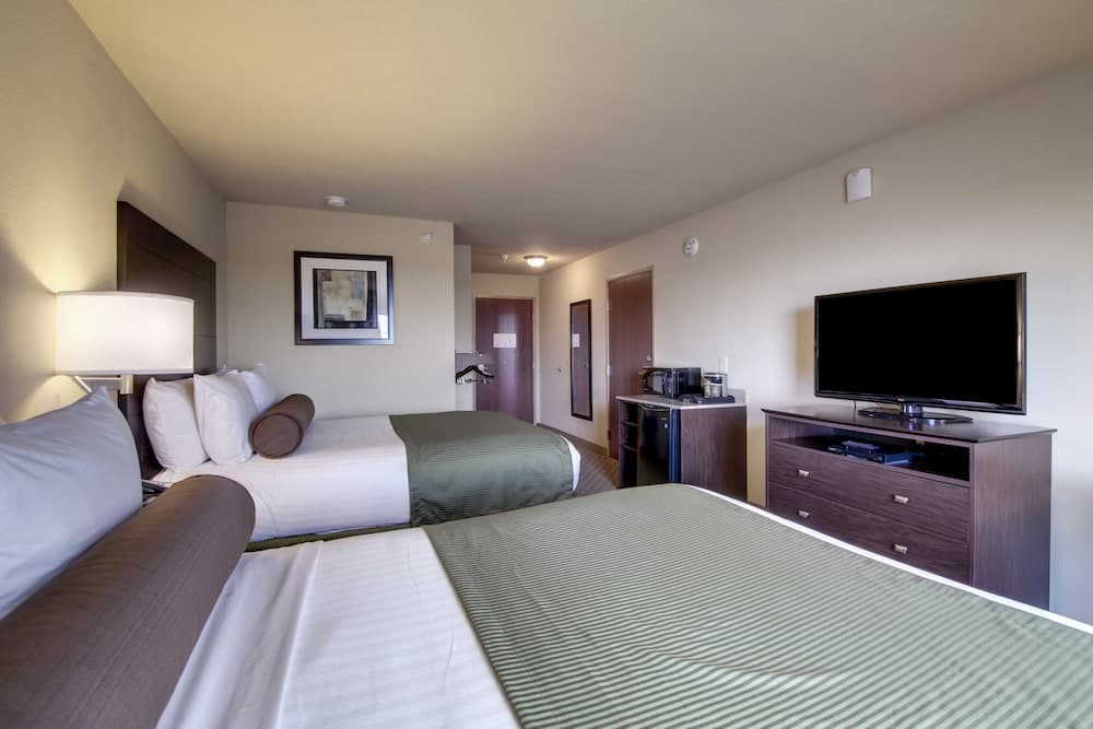 AmericInn by Wyndham Oshkosh gallery photo in Oshkosh, WI — image 7