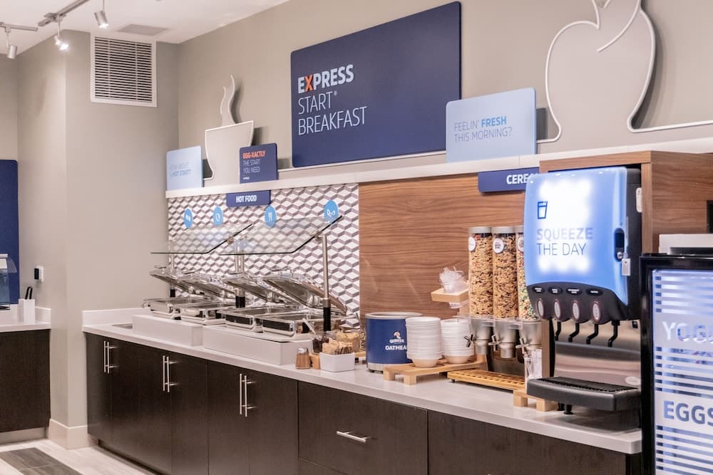 Holiday Inn Express & Suites Birmingham - Homewood by IHG property views in Birmingham, AL — gallery photo 3