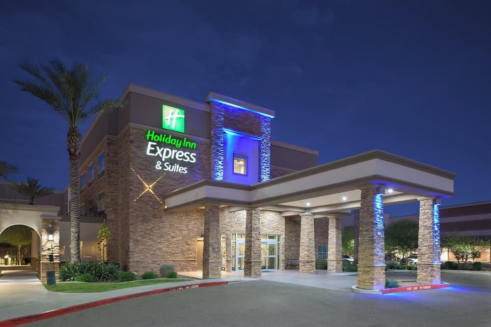 Holiday Inn Express & Suites Phoenix East - Gilbert by IHG — hotel in Gilbert, Arizona