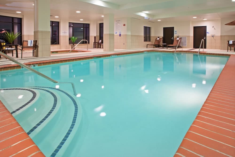 Holiday Inn Express and Suites Columbus Edinburgh by IHG gallery photo in Edinburgh, IN — image 22