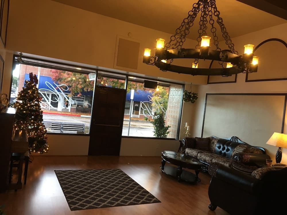 Hotel Burgess gallery photo in Reedley, CA — image 18
