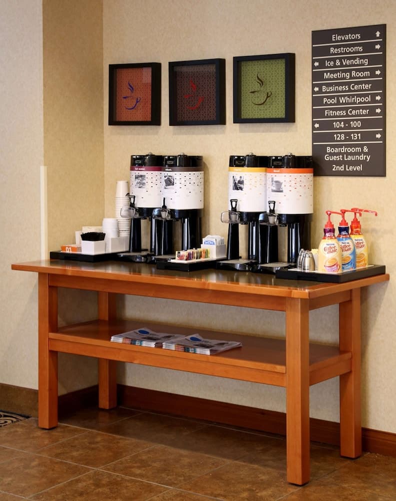 Hampton Inn Waterloo Cedar Valley gallery photo in Waterloo, IA — image 46