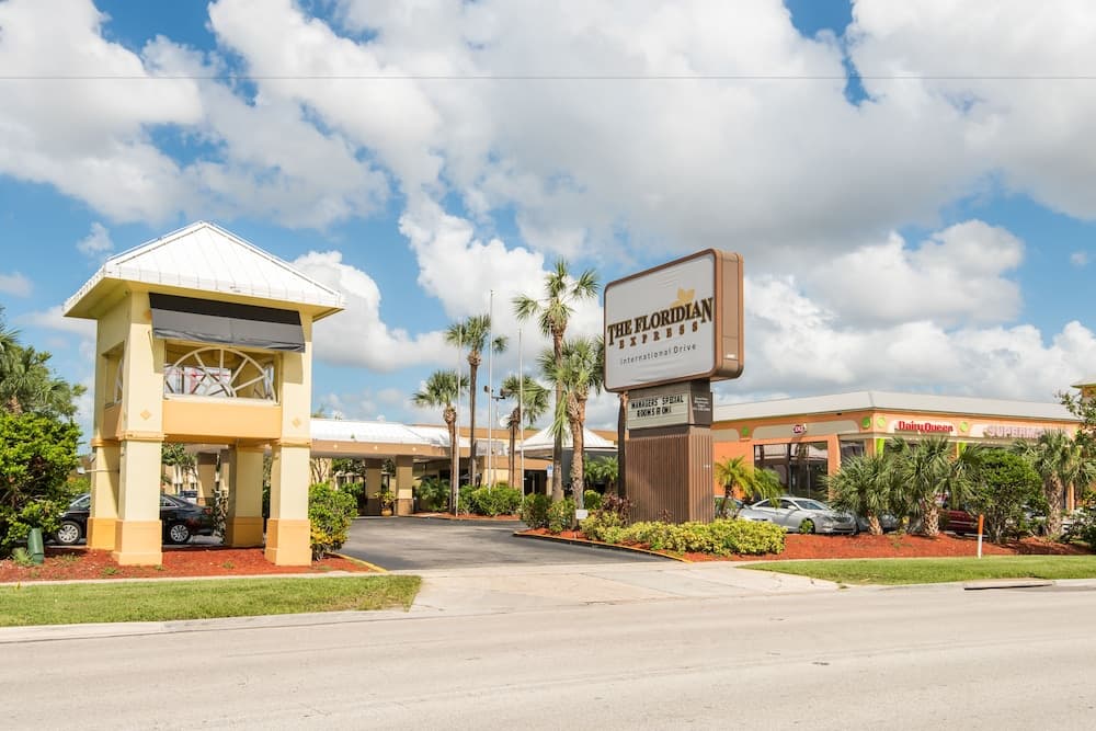 B&B Hotel Orlando International Drive Near Universal - Newly Renovated! — hotel in Orlando, Florida