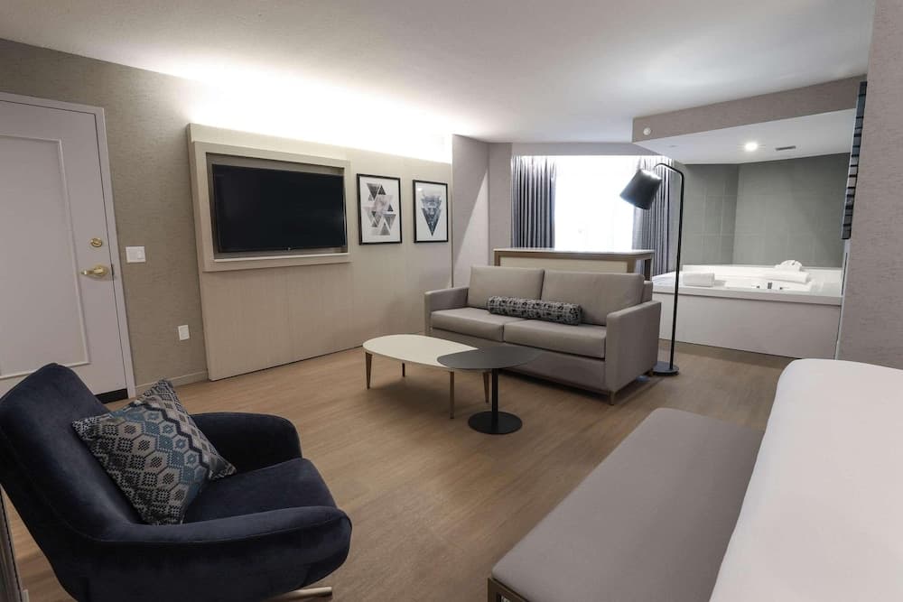 Radisson Plaza Hotel at Kalamazoo Center gallery photo in Kalamazoo, MI — image 44