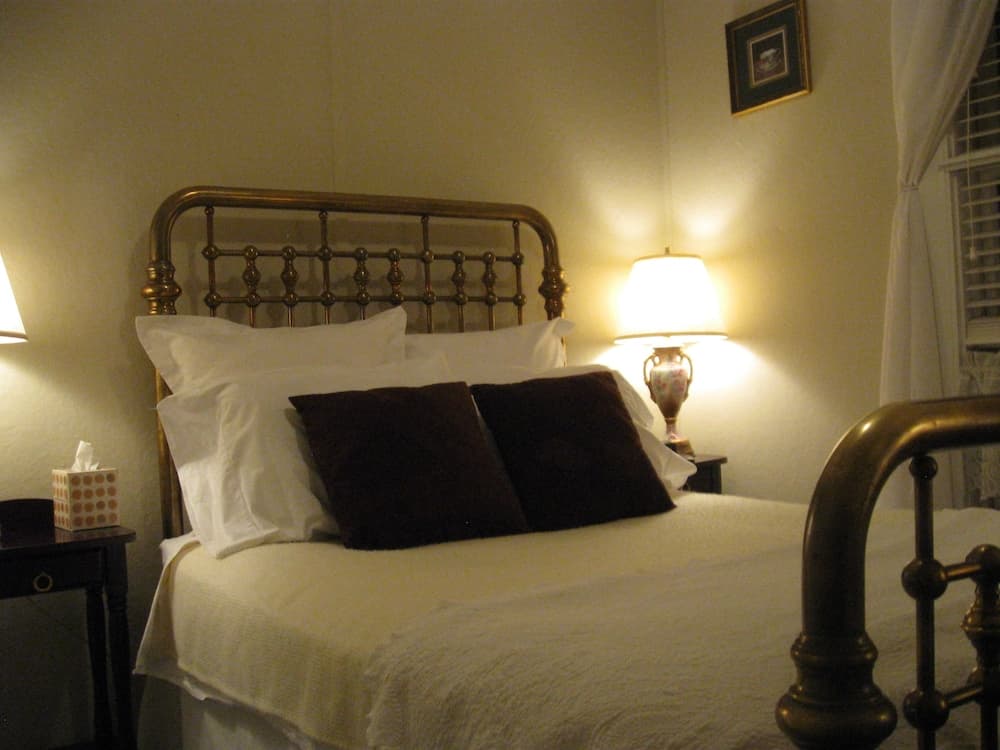The Forest Queen Hotel property views in Crested Butte, CO — gallery photo 3