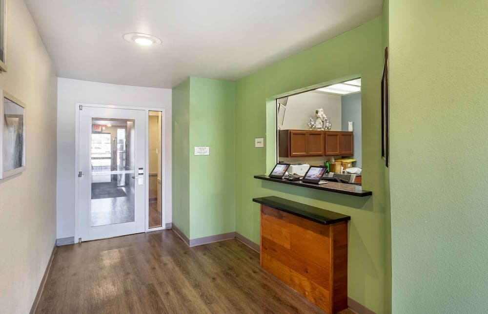 Extended Stay America Select Suites - Beaumont property views in Beaumont, TX — gallery photo 3
